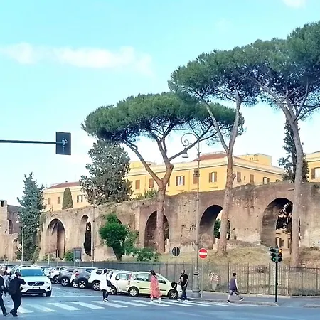 Acquedotto Di Nerone Casa de hóspedes 4*